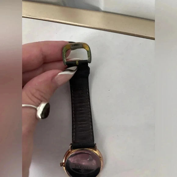 Vintage | Fossil | 1980's Fossil  World Gold Watch with Black Leather Band - Picture 4 of 7